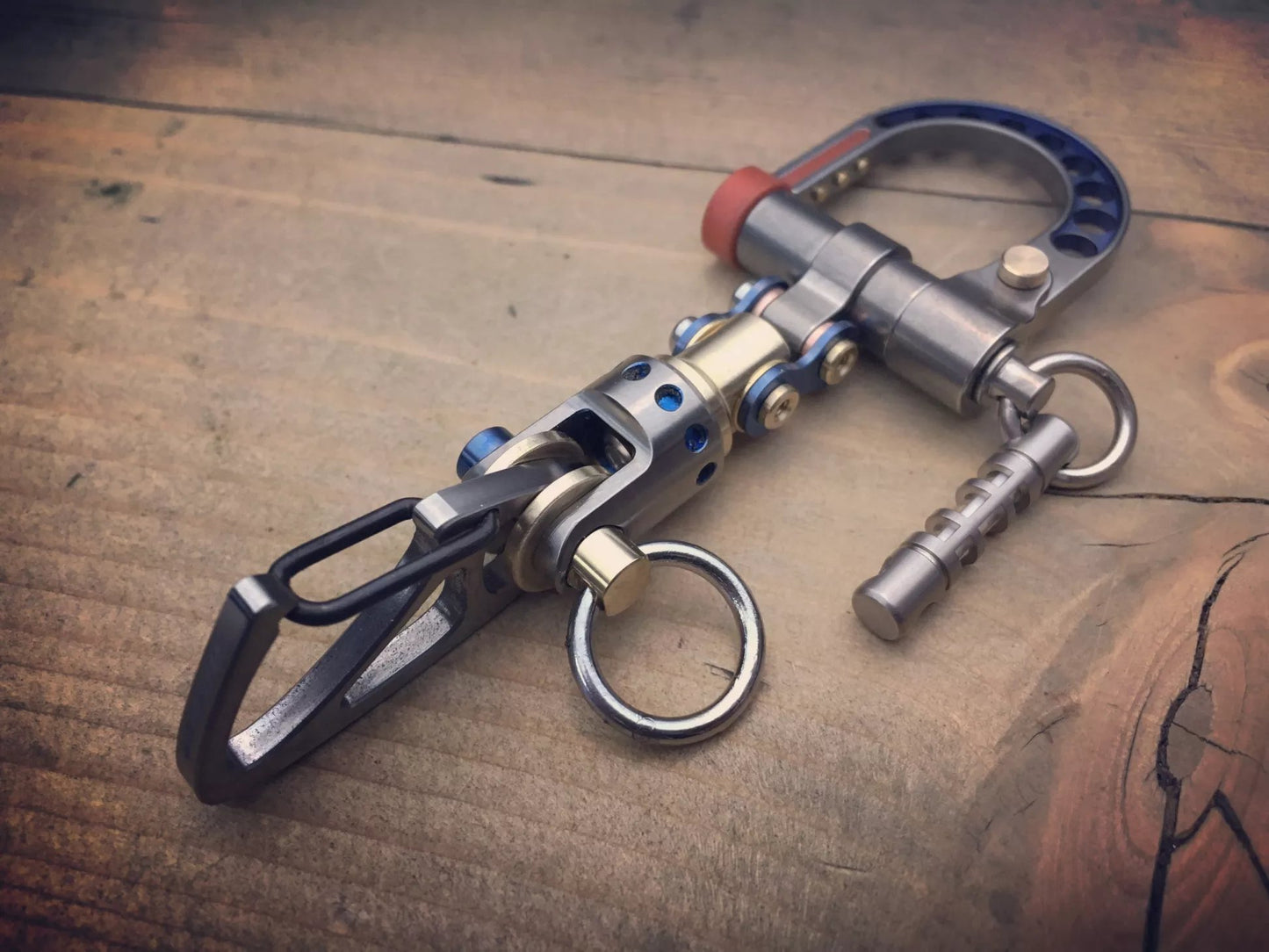 CiliferĀ®š„2025 EDC KEYCHAIN BI-CARABINER D01