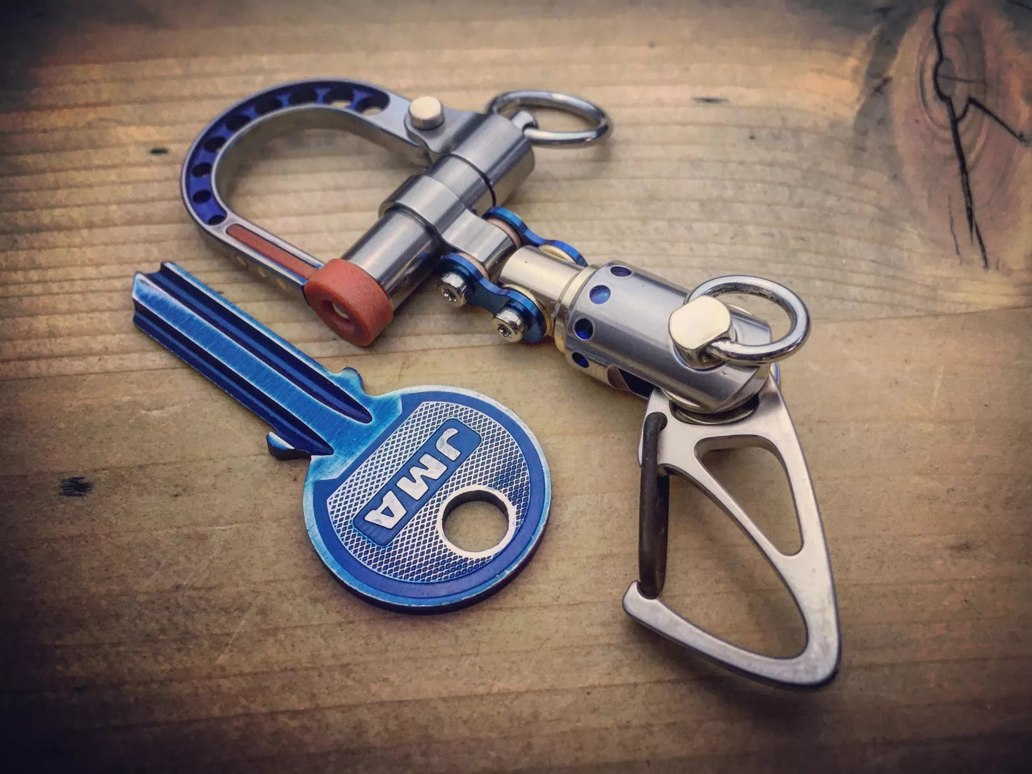 CiliferĀ®š„2025 EDC KEYCHAIN BI-CARABINER D01